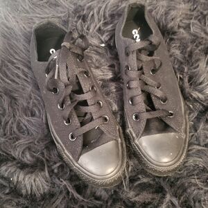 Converse Black lowtop NEW